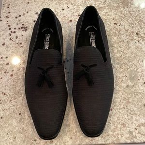 Men’s black loafers